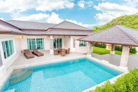 Villa in Hua Hin, Thailand 3 bedrooms № 169806 - photo 2