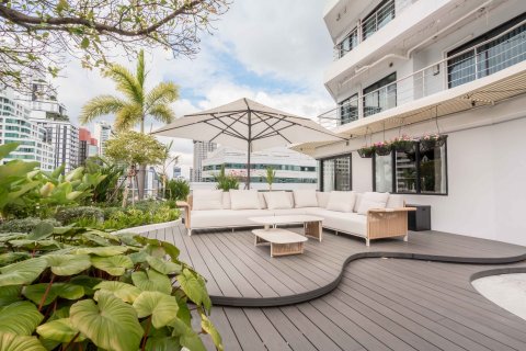 Студия в кондо в Ваттхане, Бангкок, Таиланд № 161655 - фото 9