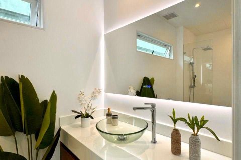 Villa in Phuket, Thailand 3 bedrooms № 161660 - photo 13