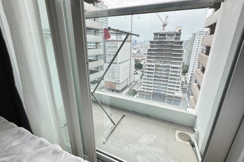 Condo in Bang Rak, Bangkok, Thailand, 4 bedrooms  № 201044 - photo 6