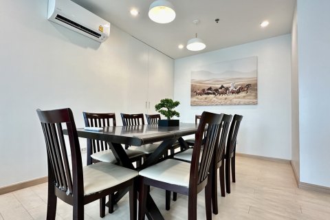 Condo in Bang Rak, Bangkok, Thailand, 4 bedrooms  № 201044 - photo 8