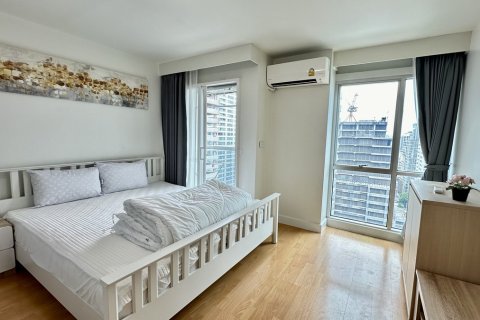Condo in Bang Rak, Bangkok, Thailand, 4 bedrooms  № 201044 - photo 4