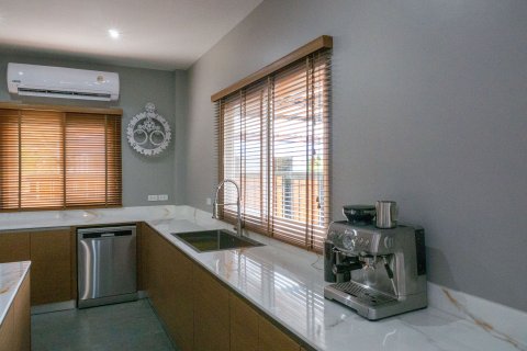 House in Phuket, Thailand 4 bedrooms № 146067 - photo 18