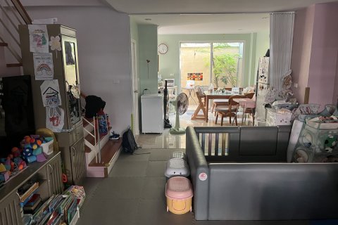 Таунхаус в Нонтхабури, Таиланд с 4 спальнями  № 140675 - фото 3