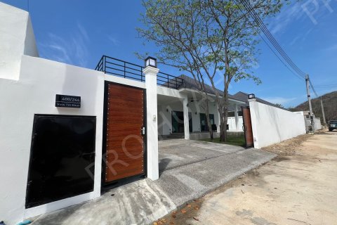 Villa in Hua Hin, Thailand 1 bedroom № 194804 - photo 2