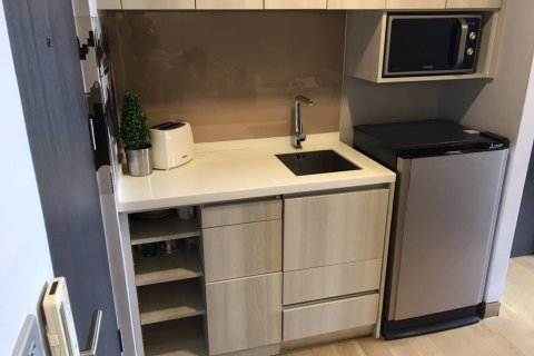 Studio in the Condo in Khlong Toei, Bangkok, Thailand  № 159024 - photo 3