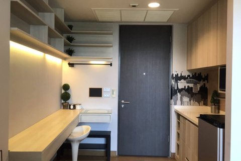 Studio in the Condo in Khlong Toei, Bangkok, Thailand  № 159024 - photo 2