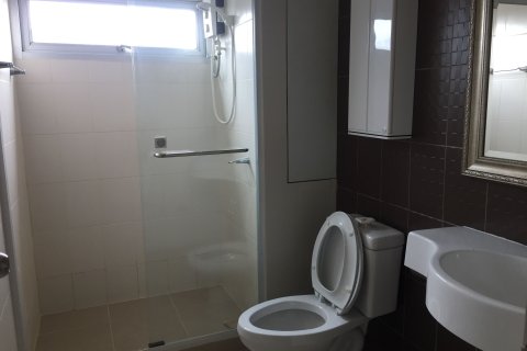 Студия в кондо в Банг Пхлате, Бангкок, Таиланд № 156139 - фото 12