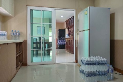 House in Pak Kret, Thailand 4 bedrooms № 156138 - photo 19