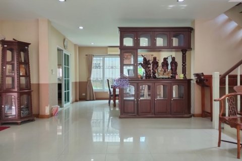 House in Pak Kret, Thailand 4 bedrooms № 156138 - photo 13