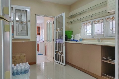 House in Pak Kret, Thailand 4 bedrooms № 156138 - photo 16