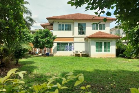 House in Pak Kret, Thailand 4 bedrooms № 156138 - photo 6