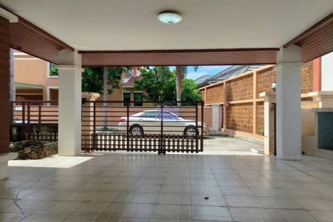 House in Pak Kret, Thailand 4 bedrooms № 156138 - photo 8