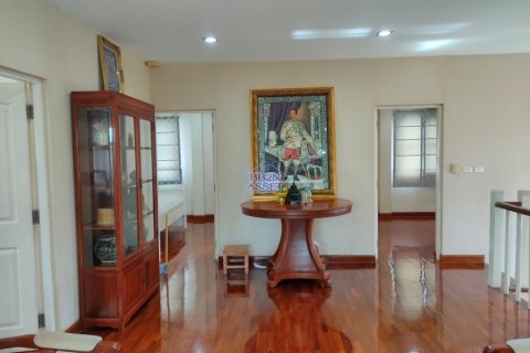 House in Pak Kret, Thailand 4 bedrooms № 156138 - photo 22