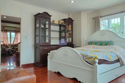 House in Pak Kret, Thailand 4 bedrooms № 156138 - photo 24