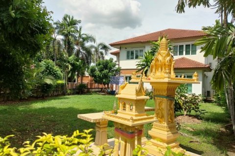 House in Pak Kret, Thailand 4 bedrooms № 156138 - photo 11