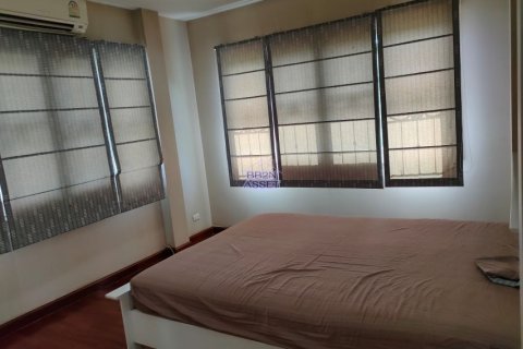 House in Pak Kret, Thailand 4 bedrooms № 156138 - photo 25