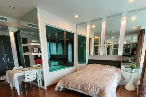 Студия в кондо в Патхум Ване, Бангкок, Таиланд № 156141 - фото 2