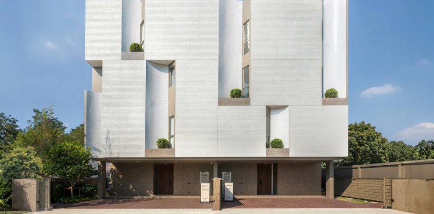 Townhouse in Bang Na, Bangkok, Thailand 4 bedrooms № 158766