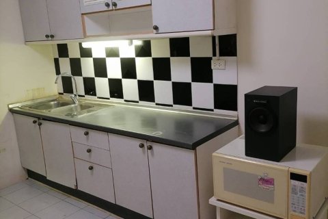 Condo in Bangkok, Thailand, 3 bedrooms  № 158764 - photo 9