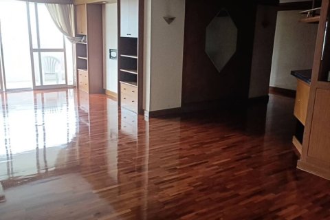 Condo in Bangkok, Thailand, 3 bedrooms  № 158764 - photo 4