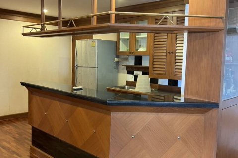 Condo in Bangkok, Thailand, 3 bedrooms  № 158764 - photo 10