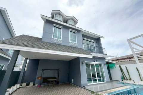 House in Pattaya, Thailand 3 bedrooms № 233296
