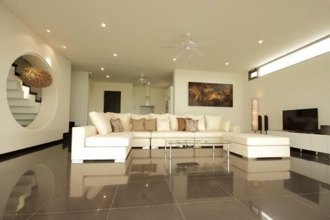 House in Phuket, Thailand 4 bedrooms № 136703 - photo 2