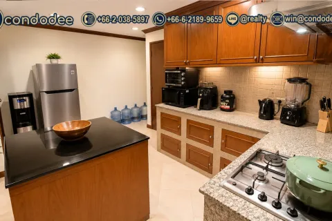 Condo in Watthana, Bangkok, Thailand, 3 bedrooms  № 201399 - photo 4