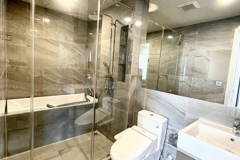 Condo in Bangkok, Thailand, 1 bedroom  № 114751 - photo 9