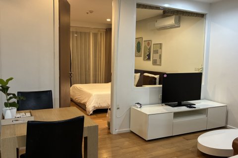 Студия в кондо в Ваттхане, Бангкок, Таиланд № 173535 - фото 2