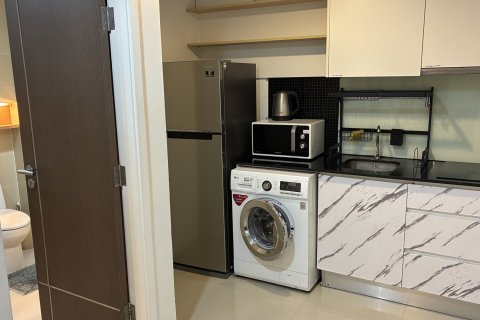 Студия в кондо в Ваттхане, Бангкок, Таиланд № 173535 - фото 4