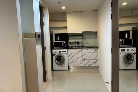 Студия в кондо в Ваттхане, Бангкок, Таиланд № 173535 - фото 7