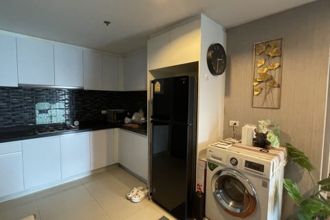 Condo à Huai Khwang, Bangkok, Thaïlande, 2 chambres № 201104 - photo 5