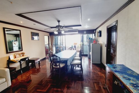 Condo à Watthana, Bangkok, Thaïlande, 3 chambres № 201102 - photo 12