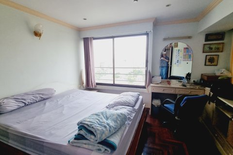 Condo à Watthana, Bangkok, Thaïlande, 3 chambres № 201102 - photo 9