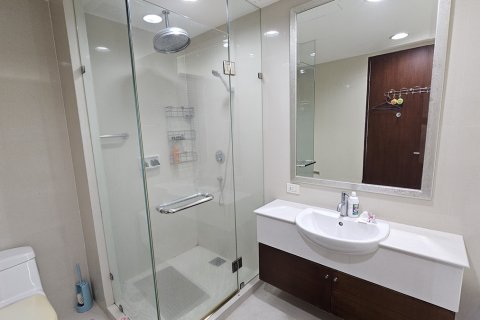 Condo à Watthana, Bangkok, Thaïlande, 2 chambres № 201106 - photo 13