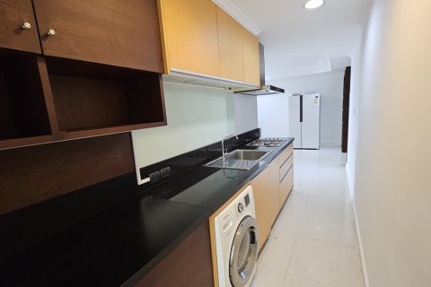 Condo à Watthana, Bangkok, Thaïlande, 2 chambres № 201106 - photo 9