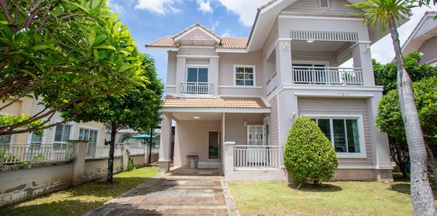 House in Chiang Mai, Thailand 4 bedrooms № 121736