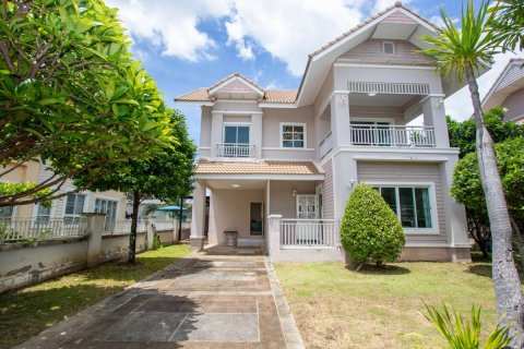 House in Chiang Mai, Thailand 4 bedrooms № 121736 - photo 1