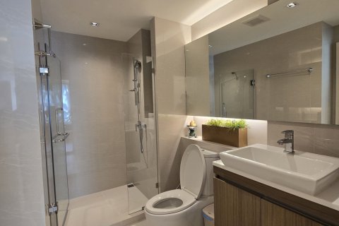 Кондоминиум с 2 спальнями в Клонг Тоэй, Бангкок, Таиланд № 157889 - фото 18