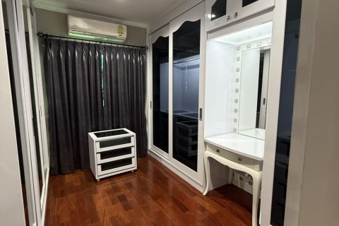 House in Bangkok, Thailand 4 bedrooms № 157885 - photo 5