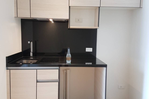 Студия в кондо в Клонг Тоэй, Бангкок, Таиланд № 150357 - фото 7