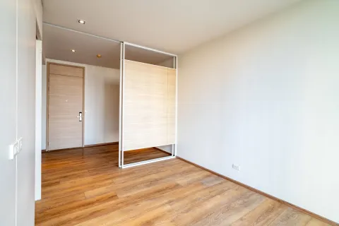 Studio in the Condo in Khlong Toei, Bangkok, Thailand  № 150357 - photo 4