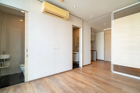 Studio in the Condo in Khlong Toei, Bangkok, Thailand  № 150357 - photo 9