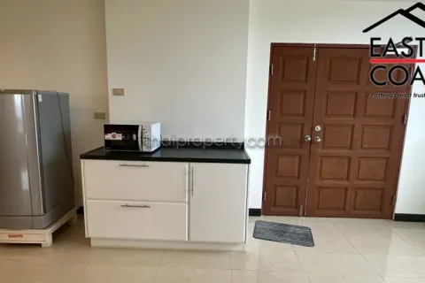 Condominio de 3 dormitorios en Jomtien Beach, Pattaya, Tailandia № 212644 - foto 12