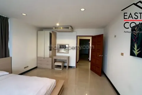 Condominio de 3 dormitorios en Jomtien Beach, Pattaya, Tailandia № 212644 - foto 30
