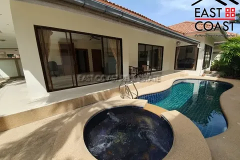 Casa de 3 dormitorios en Jomtien Beach, Pattaya, Tailandia № 212645 - foto 16