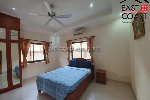 Casa de 3 dormitorios en Jomtien Beach, Pattaya, Tailandia № 212645 - foto 13