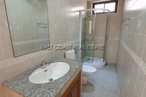 Casa de 3 dormitorios en Jomtien Beach, Pattaya, Tailandia № 212645 - foto 15